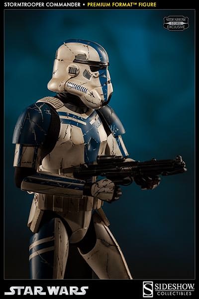 Star Wars Stormtrooper Commander Premium Format™ Figure  View 4