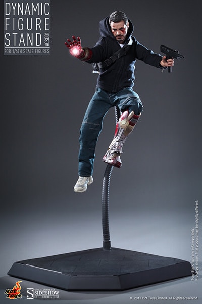 Dynamic Figure Stand View 1