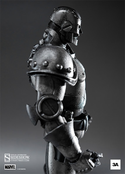 Marvel Doctor Doom - Classic Sixth Scale Figure  View 6