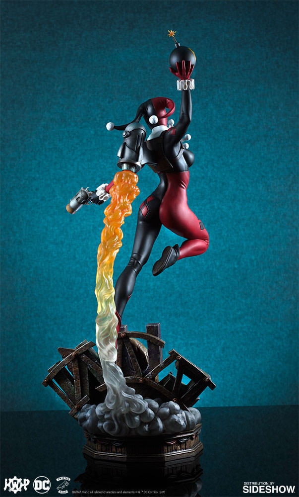 DC Comics Harley Quinn Maquette - Prototype Shown View 4