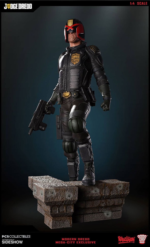 2000 AD Judge Dredd Mega City Statues  Exclusive Edition - Prototype Shown View 1