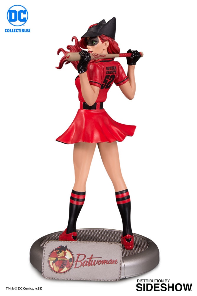 DC Comics Batwoman Away Statues - Prototype Shown View 2