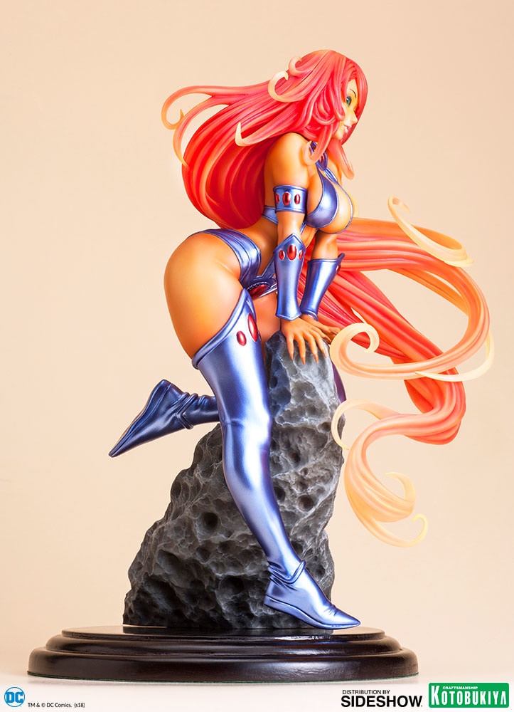 DC Comics Starfire Statues - Prototype Shown View 2