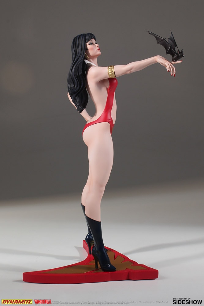Vampirella Vampirella Jose Gonzalez Statues - Prototype Shown View 6