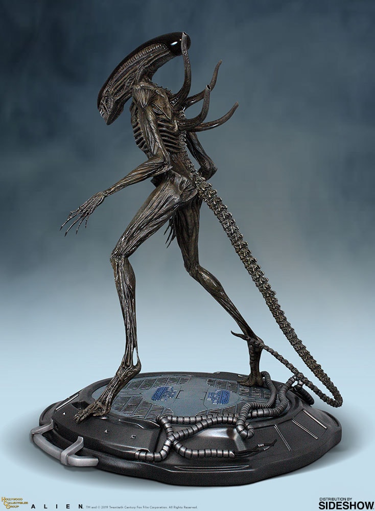 Alien: Covenant Xenomorph Statues - Prototype Shown View 5