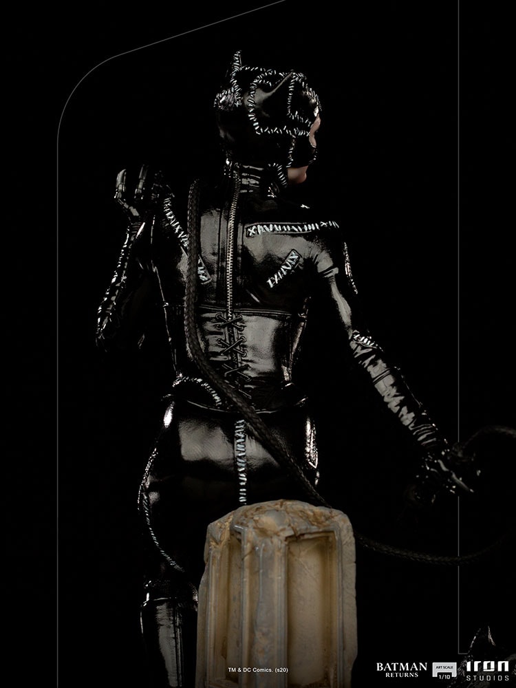 DC Comics Catwoman 1:10 Scale Statue - Prototype Shown View 6
