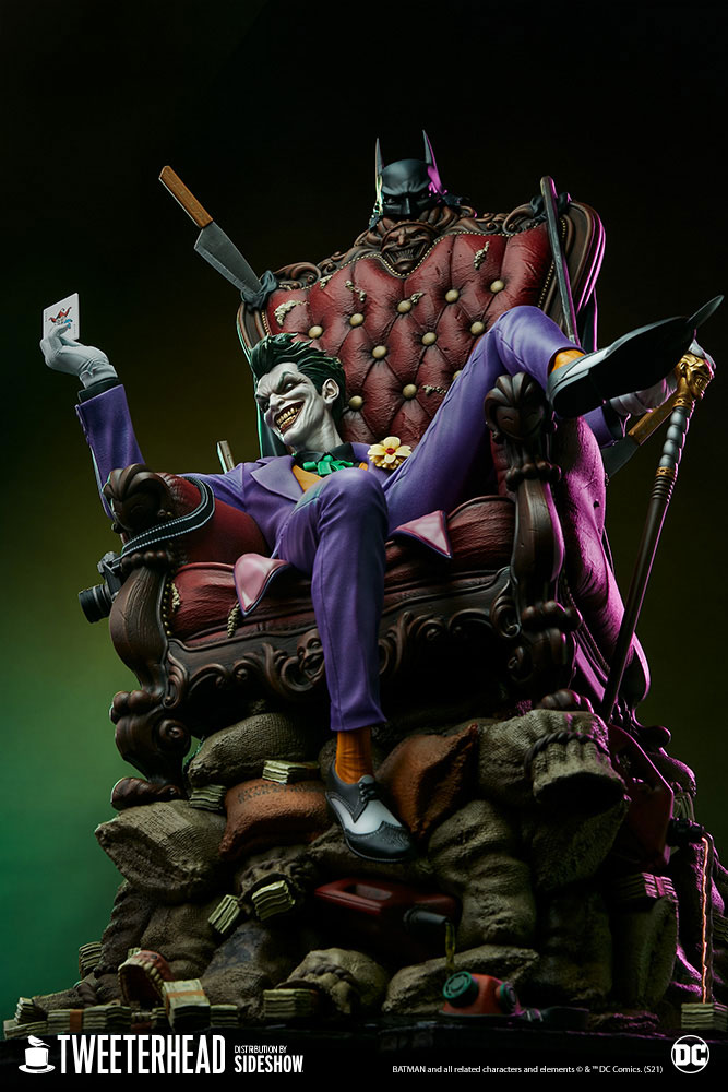 DC Comics The Joker (Deluxe) Maquette  Collector Edition - Prototype Shown View 2