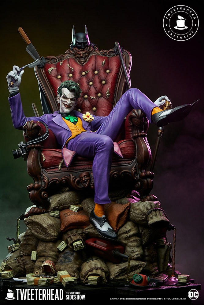 The Joker (Deluxe) Exclusive Edition - Prototype Shown View 3
