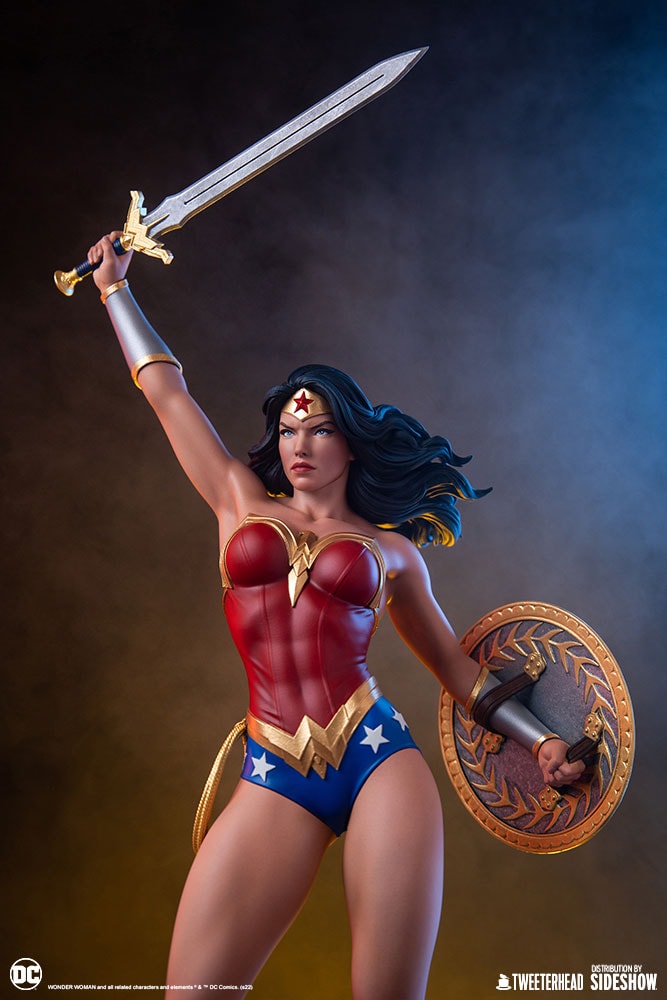 DC Comics Wonder Woman Quarter Scale Maquette - Prototype Shown View 3