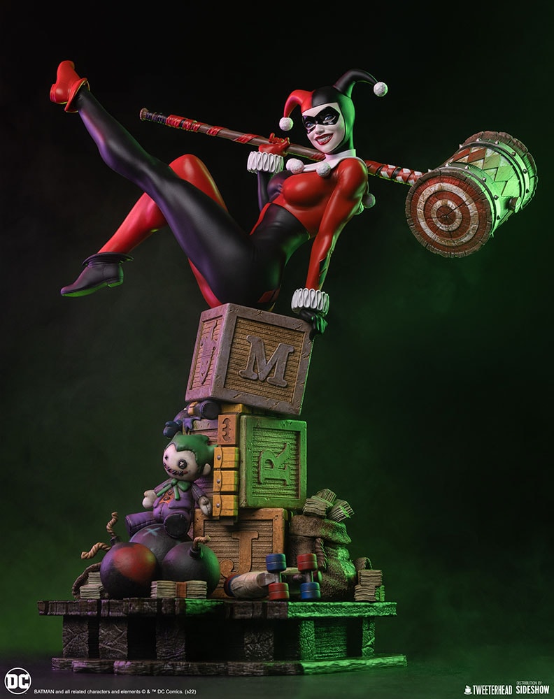 DC Comics Harley Quinn Sixth Scale Maquette  Collector Edition - Prototype Shown View 3