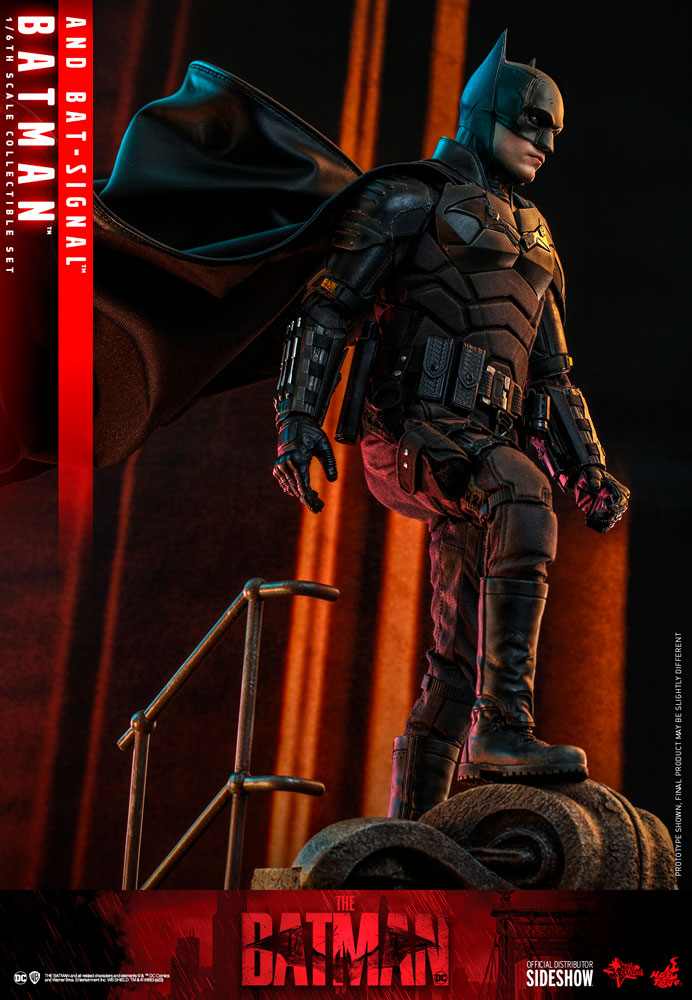 Batman and Bat-Signal Collectible Set by Hot Toys | Sideshow