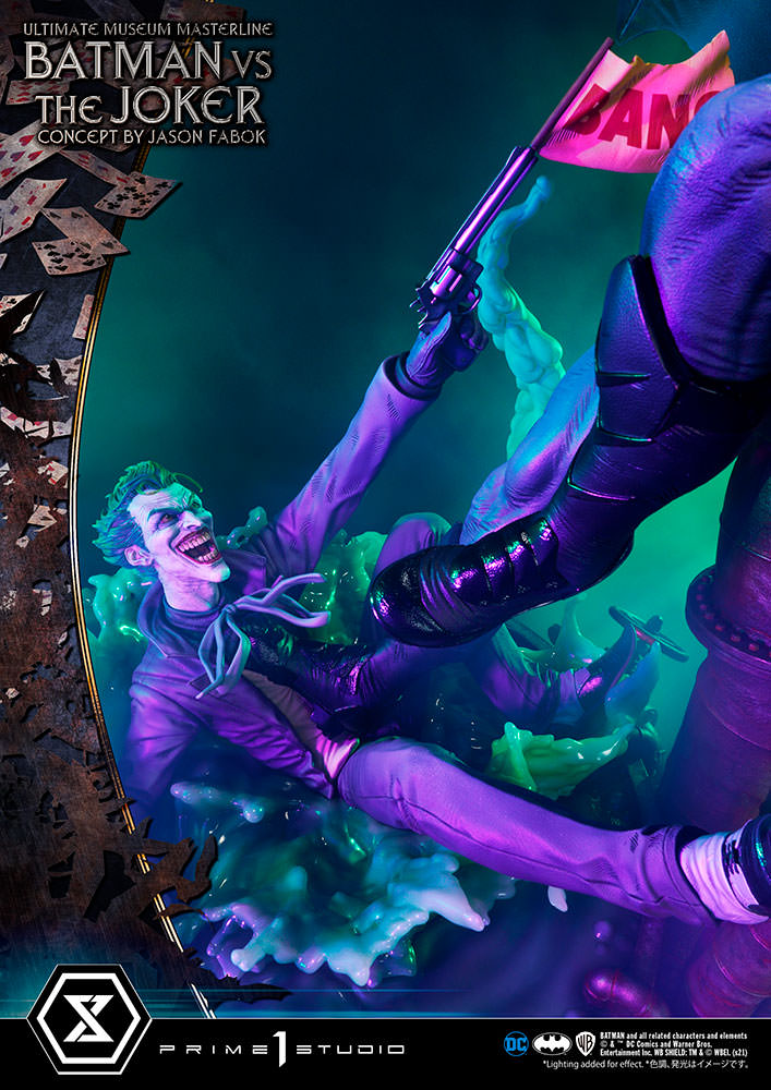 DC Comics Batman vs. The Joker (Deluxe Version) 1:3 Scale Statue - Prototype Shown View 4