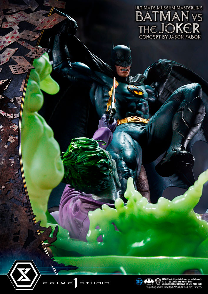 DC Comics Batman vs. The Joker (Deluxe Bonus Version) 1:3 Scale Statue - Prototype Shown View 4