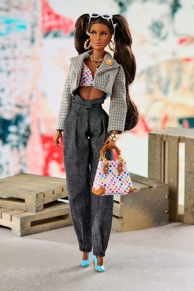 Very Necessary – Hollis Hughes™ View 2