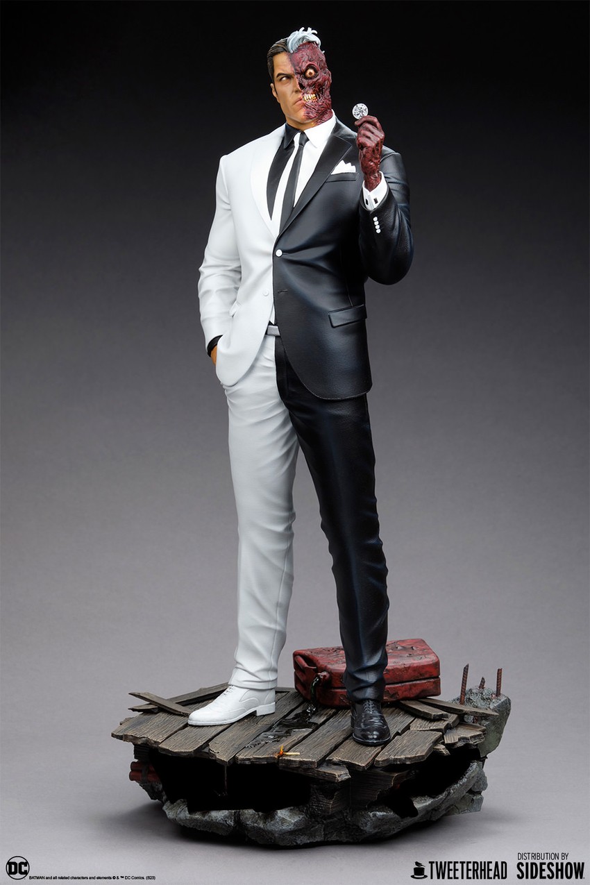 DC Comics Two-Face Sixth Scale Maquette by Tweeterhead | Sideshow