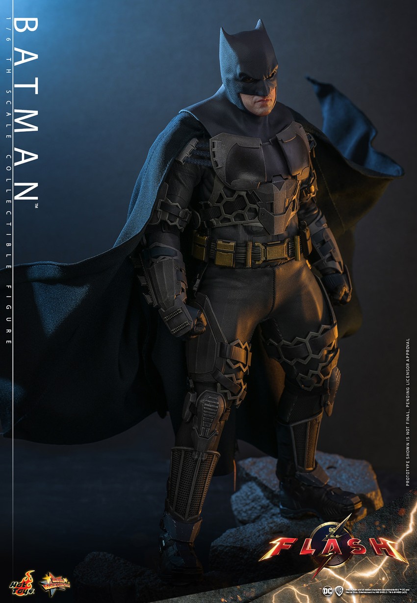 Batman Sixth Scale Figure by Hot Toys | Sideshow Collectibles