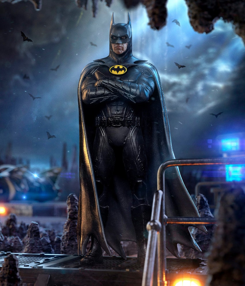 Batman Deluxe 1:10 Scale Statue by Iron Studios | Sideshow