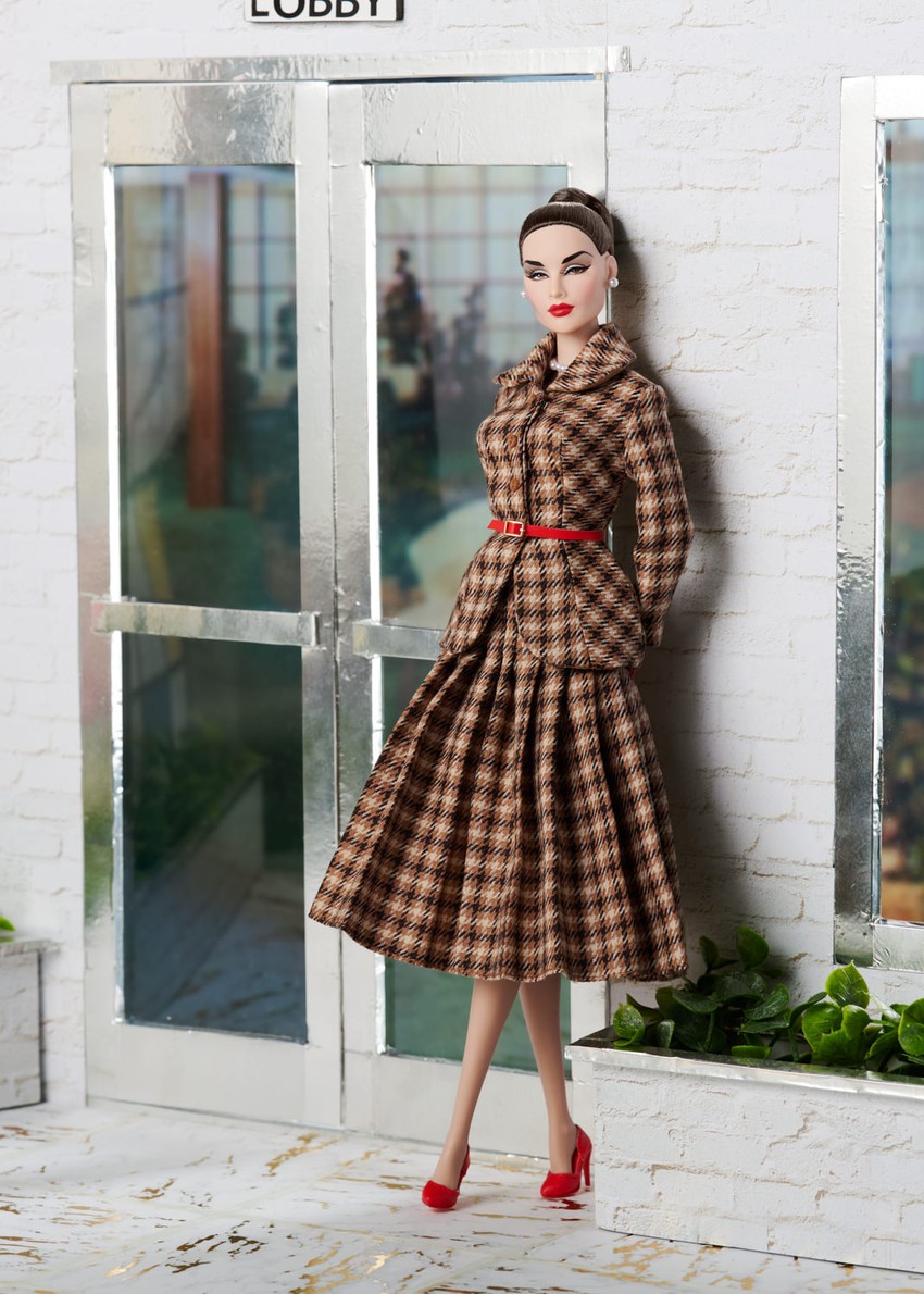 Traveling in Style – Evelyn Weaverton Dressed Doll by