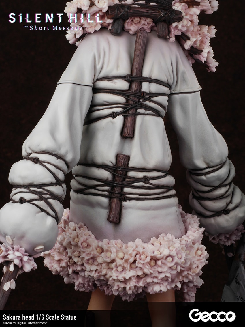 Sakura Head Statue by Gecco Co