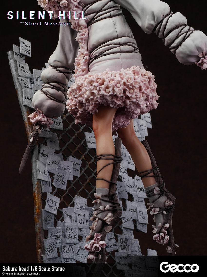 Sakura Head Statue by Gecco Co