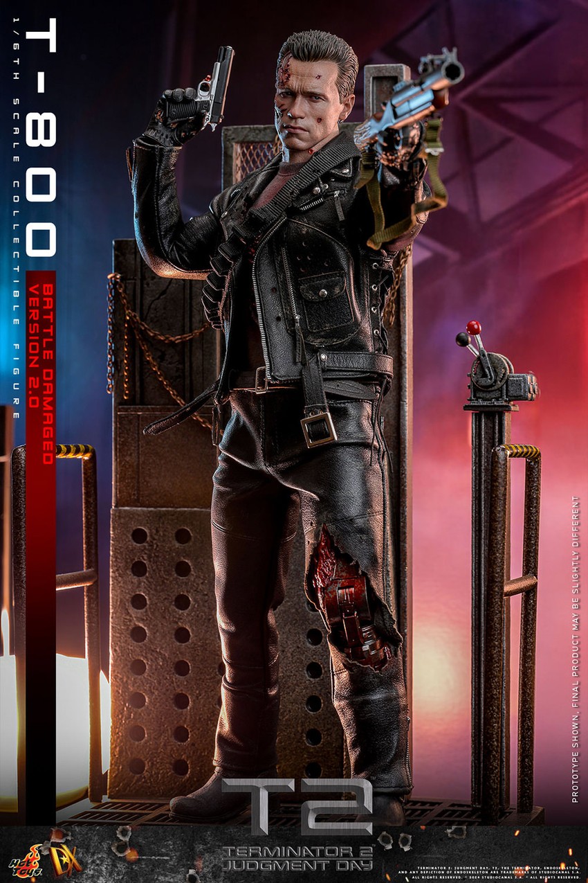 T-800 Terminator Arnold Schwarzenegger Premium Format Figure