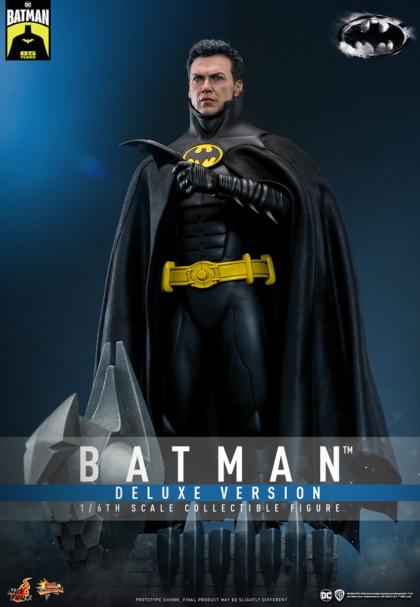 Batman (Deluxe Version) Sixth Scale Figure by Hot Toys