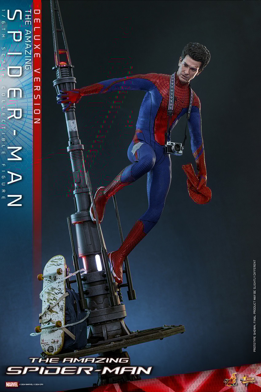 The Amazing Spider-Man (Deluxe Version) Sixth Scale Figure by Hot Toys
