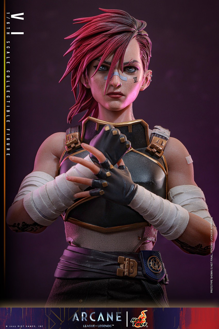 Vi Sixth Scale Figure by Hot Toys