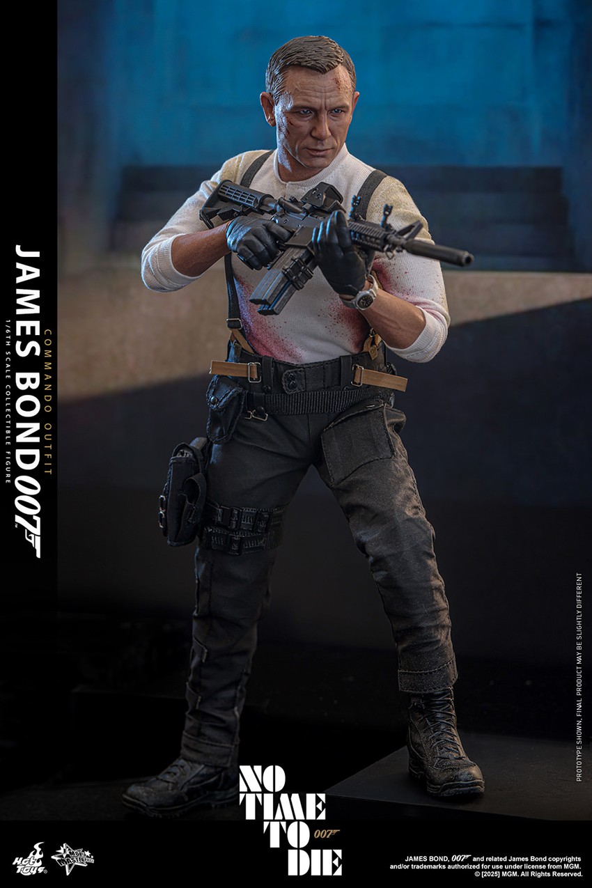 James Bond (Commando Outfit) Sixth Scale Figure by Hot Toys