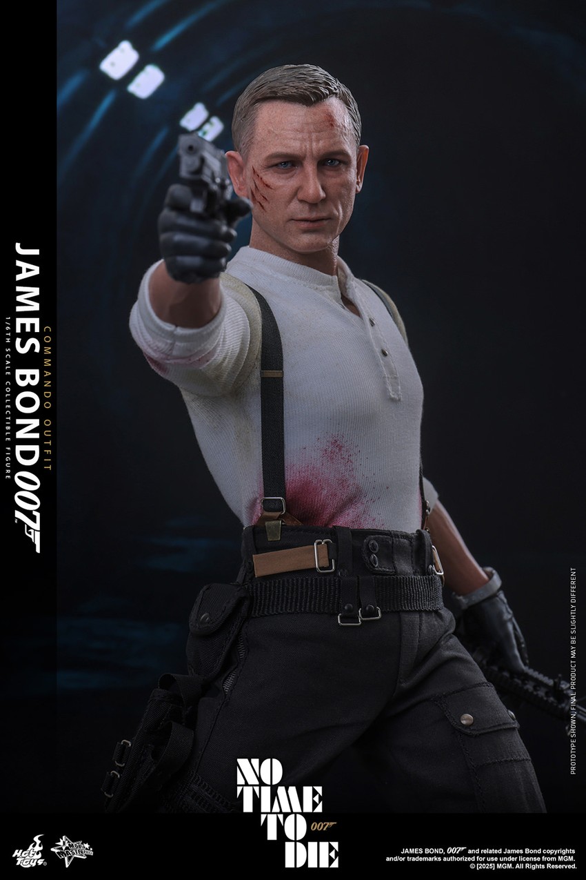 James Bond (Commando Outfit) Sixth Scale Figure by Hot Toys