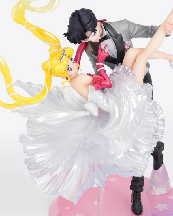 Sailor Moon Usagi & Tuxedo Mask (Moonlight Glow Edition) Collectible Figure - Prototype Shown View 4