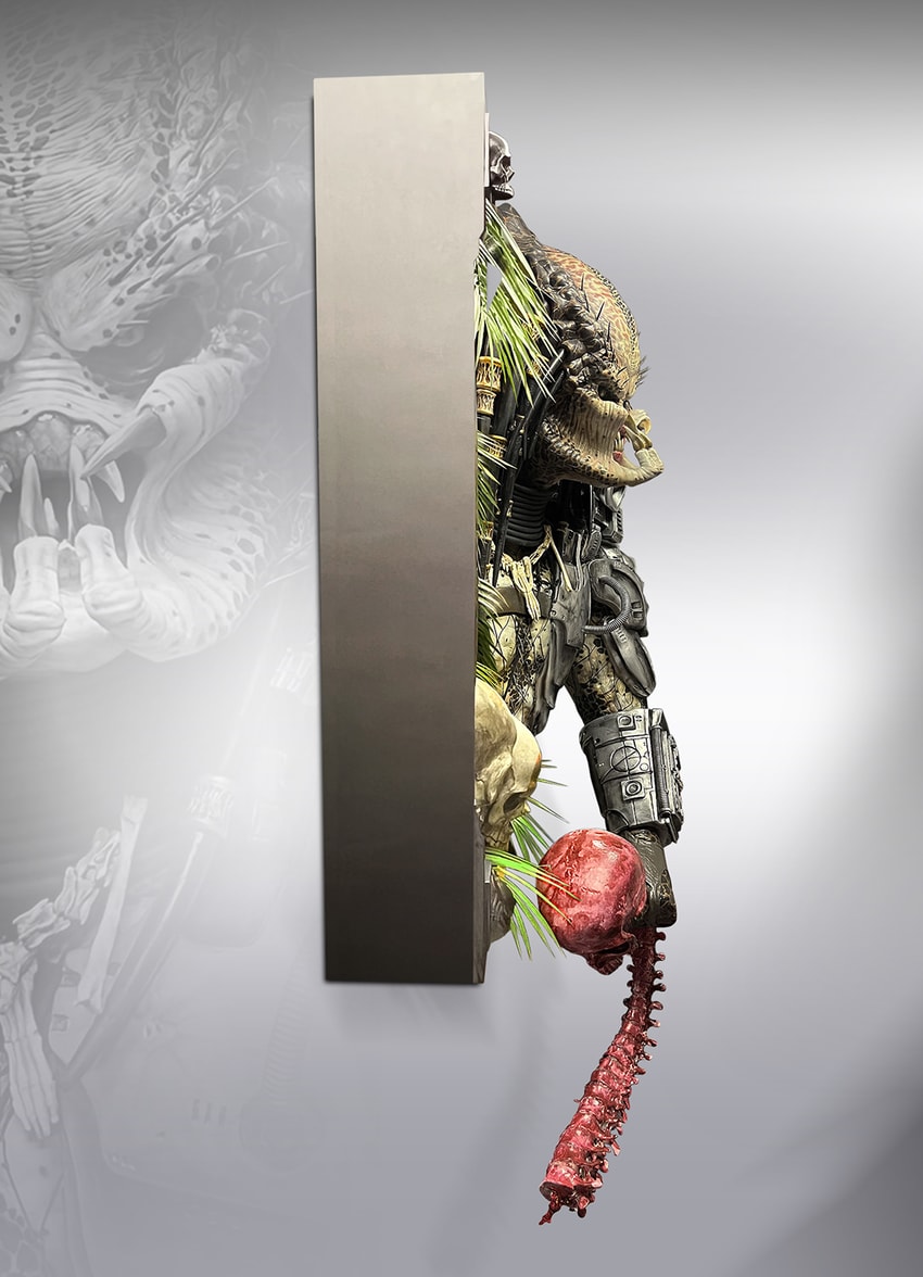 Predator Life-Size Wall Decor by Hollywood Collectibles Group