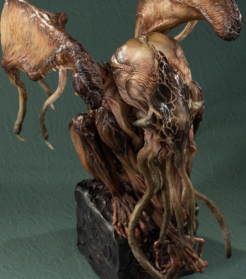 H.P. Lovecraft Cthulhu V2 Statues - Prototype Shown View 3
