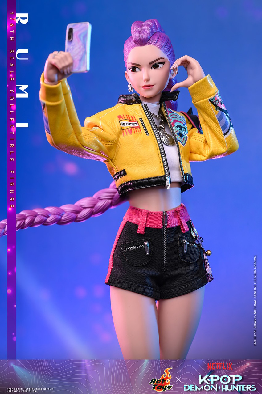 KPop Demon Hunters Rumi Sixth Scale Figure - Prototype Shown View 5