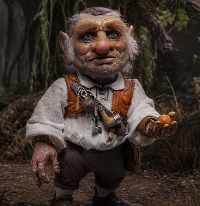 Hoggle the Dwarf Sixth Scale Figure