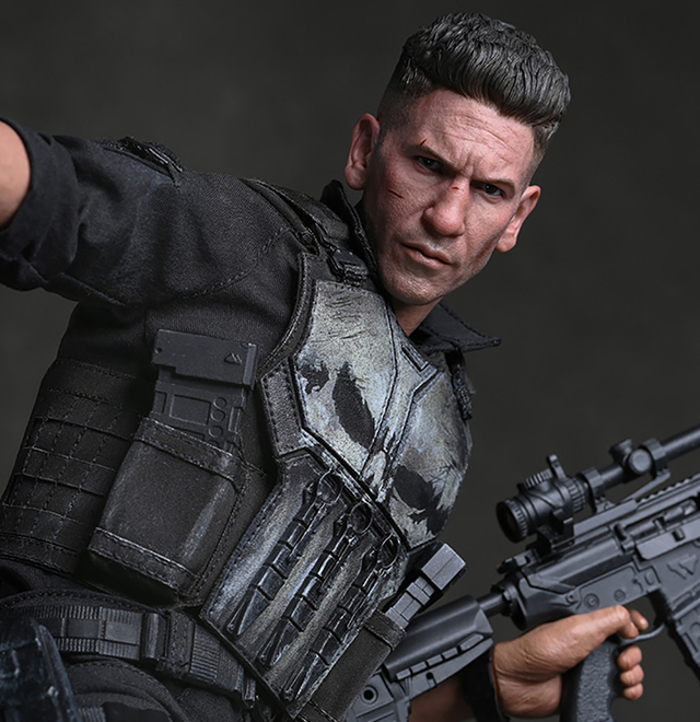 The Punisher Sixth Scale Figure