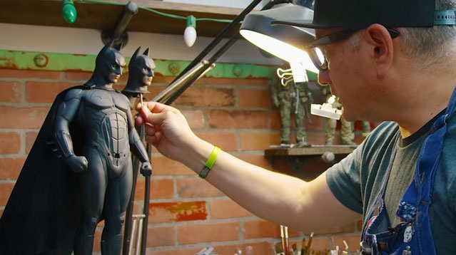 Sideshow Artist Bernardo Esquivel