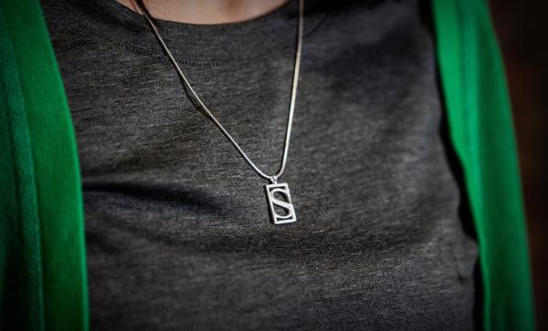 Sideshow S Pendant Female Version Jewelry
