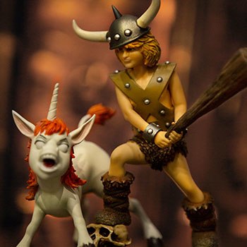 Bobby the Barbarian and Uni 1:10 Scale Statue