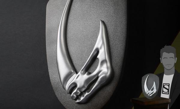 Mudhorn Signet Plaque Statue