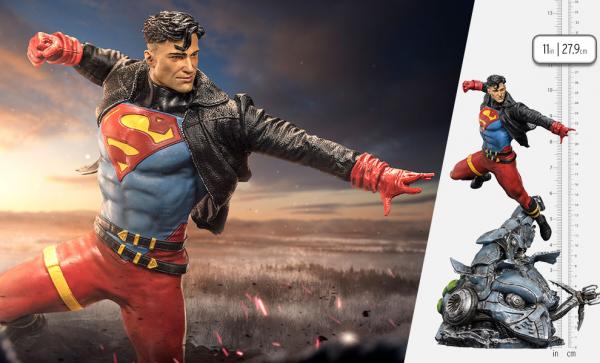 Superboy 1:10 Scale Statue