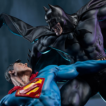 Batman vs Superman Diorama