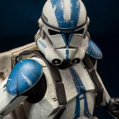 Star Wars Clone Trooper Deluxe: 501st Sixth Scale Figure by Star Wars Clone Trooper Deluxe: 501st Sixth Scale Figure by