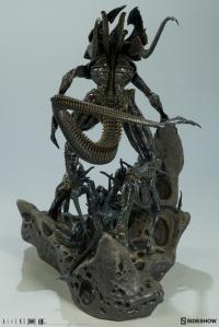 Gallery Image of Alien King Maquette