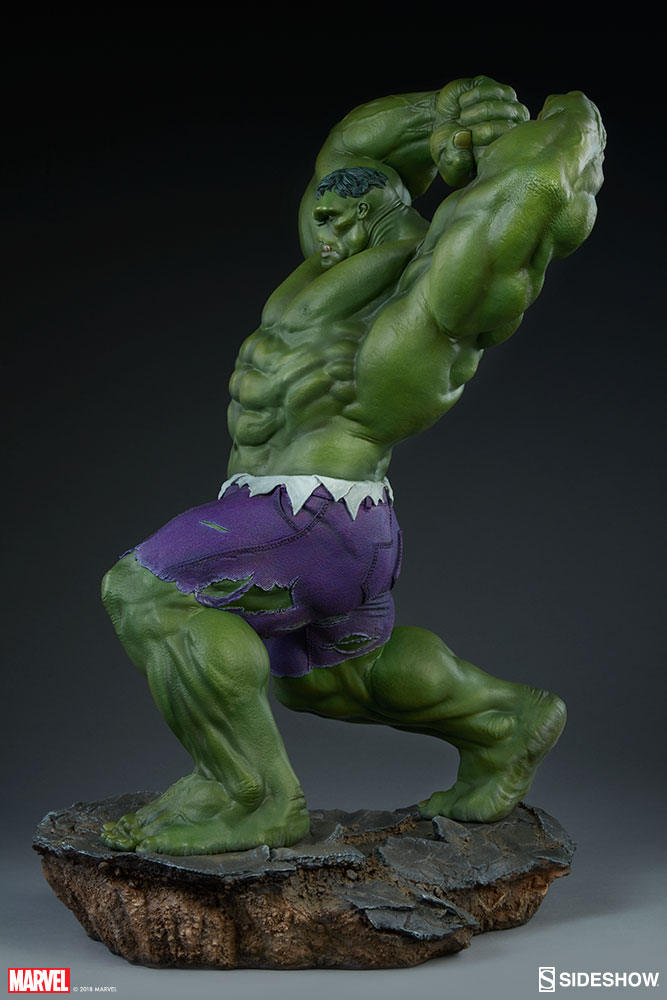 marvel hulk statue