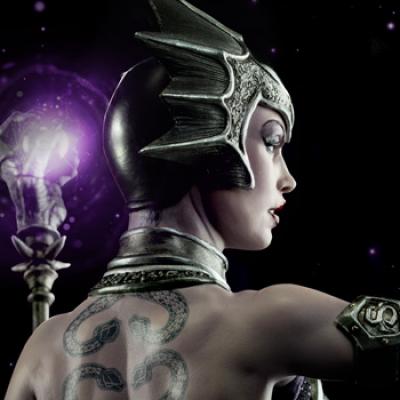 Evil-Lyn Statue