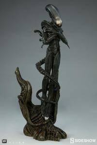 Gallery Image of Alien Statue