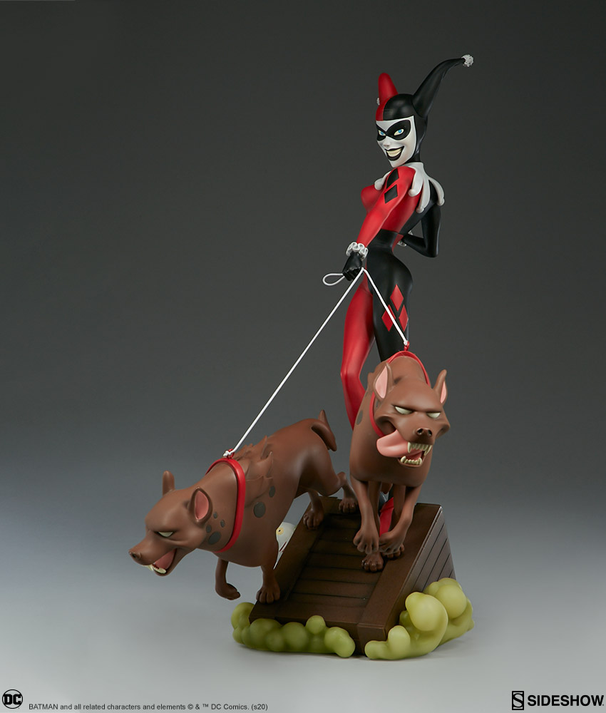 harley quinn and hyenas statue