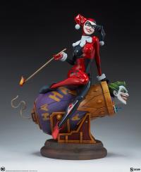 Gallery Image of Harley Quinn and The Joker Diorama