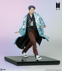 Gallery Image of RM Deluxe Statue